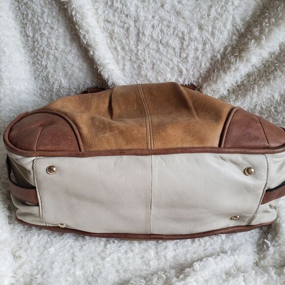 Marciano Soft Tan Large Leather Satchel Handbag - Picture 4 of 7